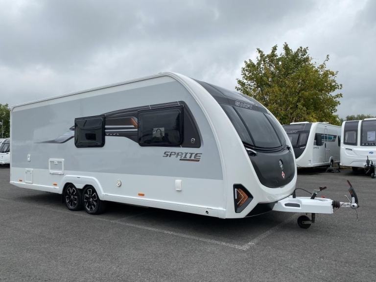 2025 SWIFT SPRITE GRANDE EXCLUSIVE QUATTRO DB LUXURY 6 BERTH TOURING CARAVAN