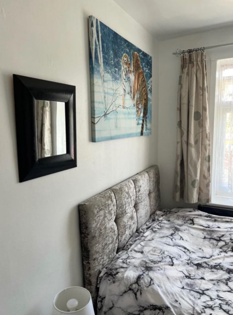 Single room for rent female