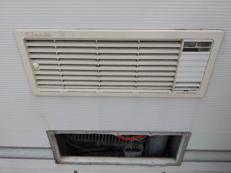 Caravan top fridge vent 