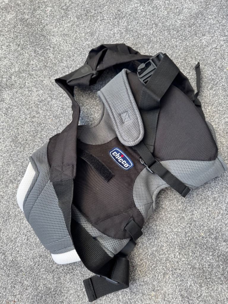 Chicco Baby Carrier - Black & Grey - Excellent Condition