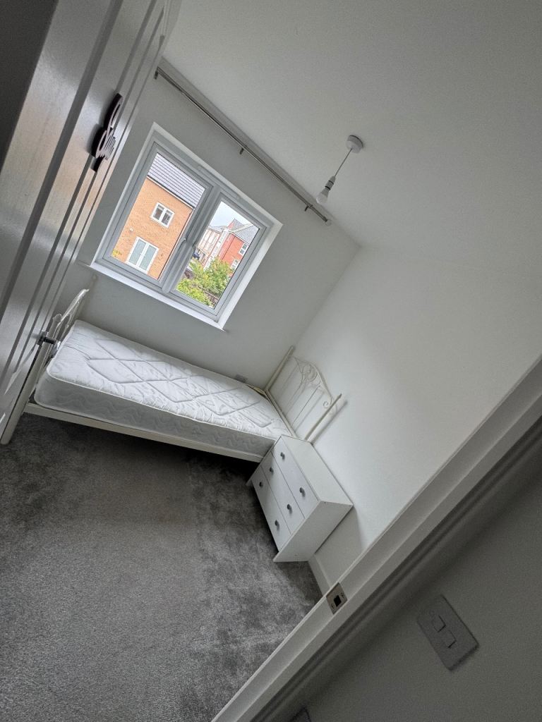Room to rent 