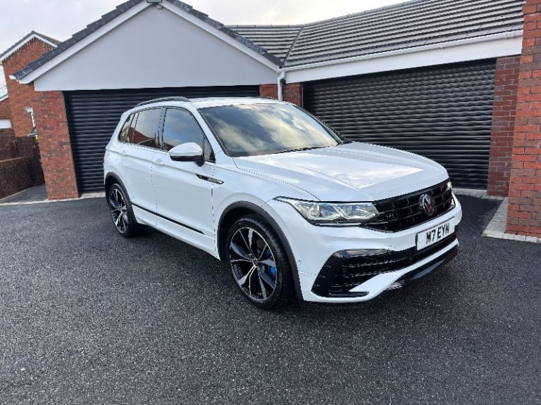 Volkswagen VW Tiguan R Line Pearlescent Oryx White Black Pack Edition