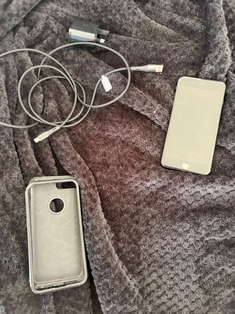 Apple iPhone 7 Plus Black 128GB – Working – Case & Charger Included open to offers 