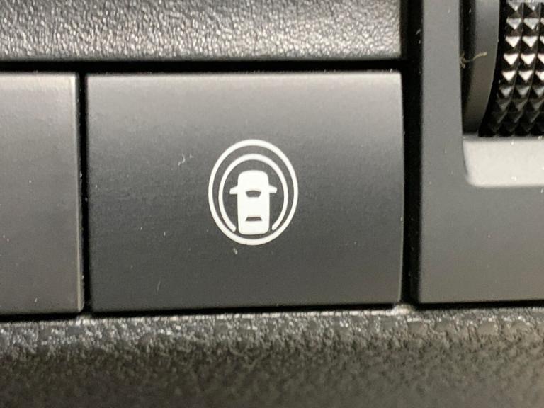 2024 Nissan Leaf 110kW N-Connecta 39kWh 5dr Auto HATCHBACK ELECTRIC Automatic