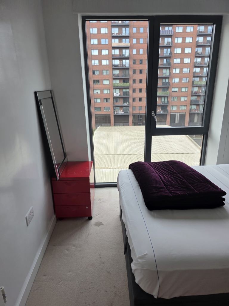 ROOMS AVAILABLE IN ROYAL WHARF E16