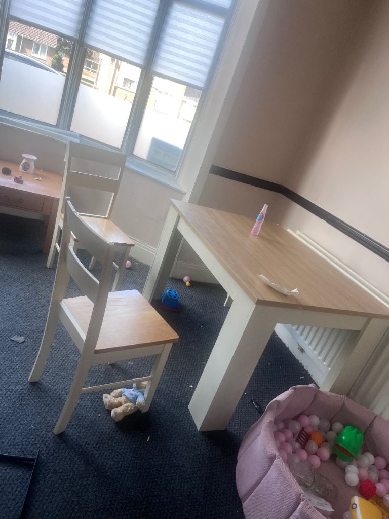 Wooden Table and Chair Set – Good Condition
