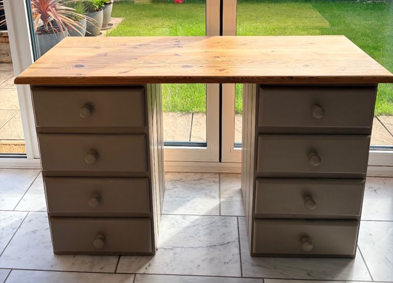 Upcycled dressing table 