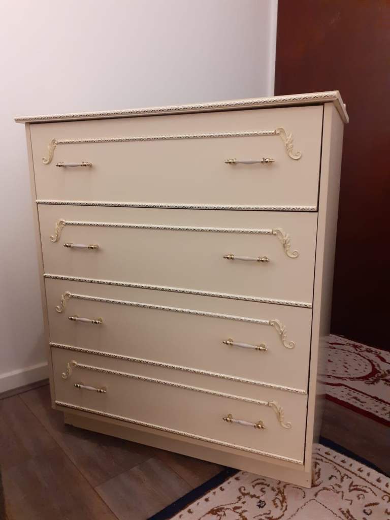 chest of drawer, 4 Drawers Dresser for Bedroom, Storage Drawer with Metal Handle.