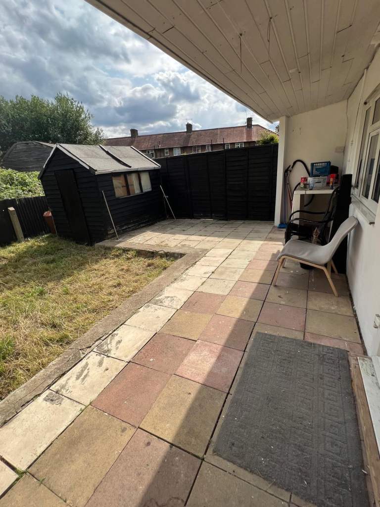 Two bed ground floor garden flat 