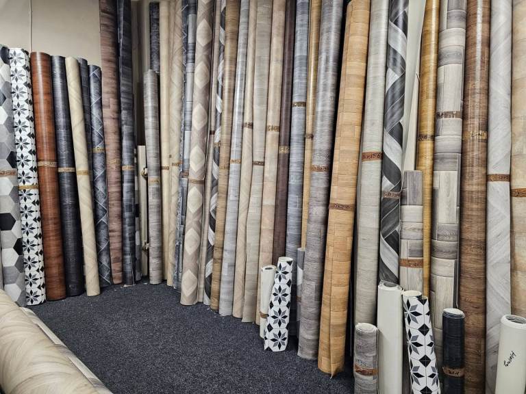 Various Floor Coverings & Vinyl Rolls – Different Styles Available