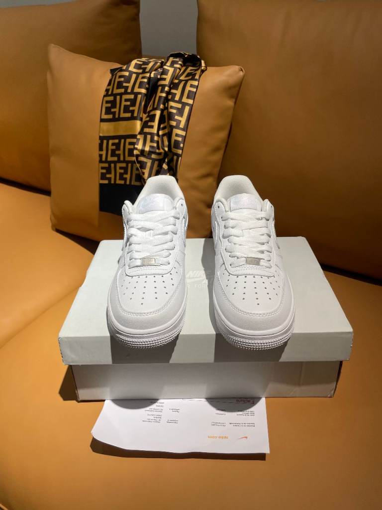 Nike Air Force 1 Low '07 White Size: 7.5
