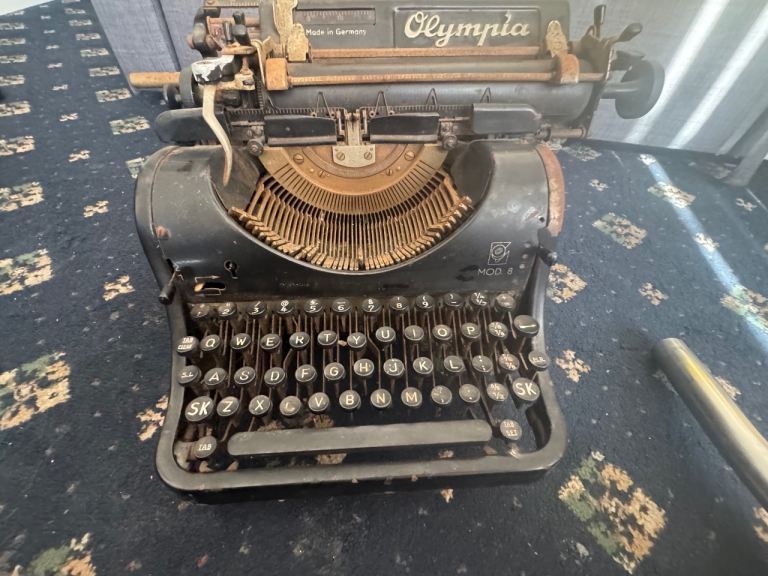 Vintage Olympia MOD. 8 Typewriter – Made in Germany