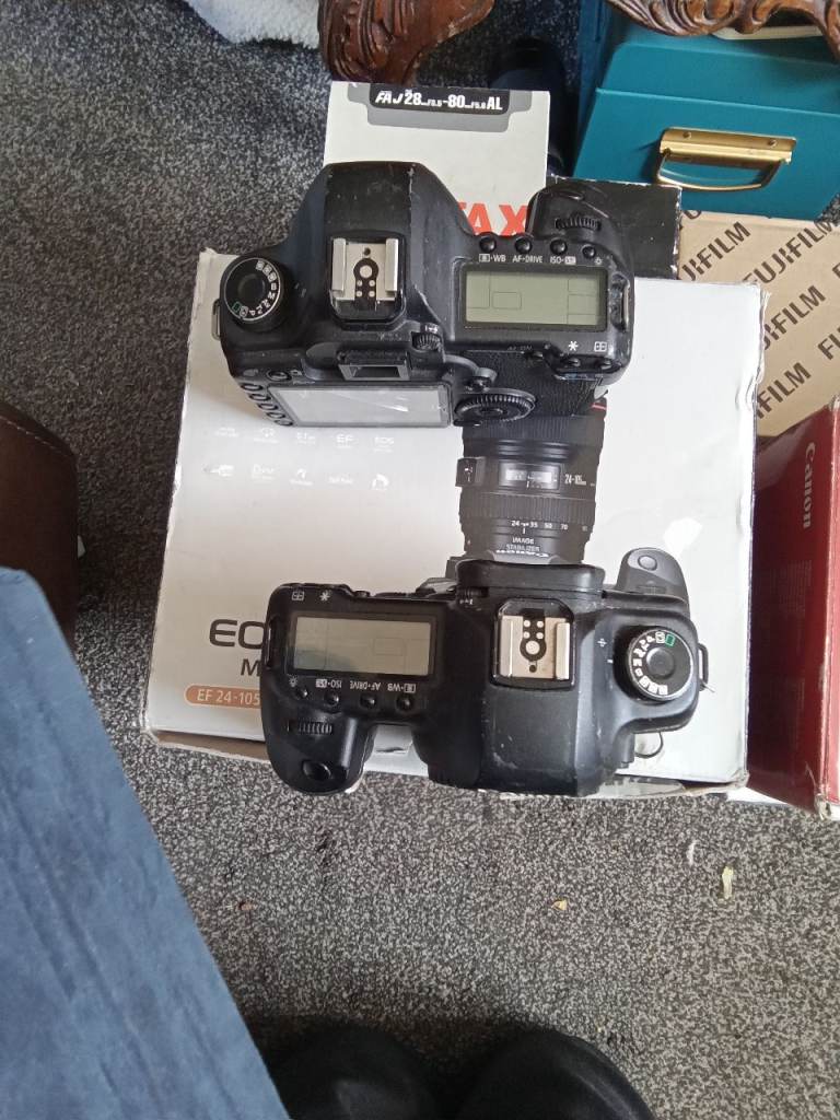 Canon EOS 5D Mark II DSLR Camera  Good Condition