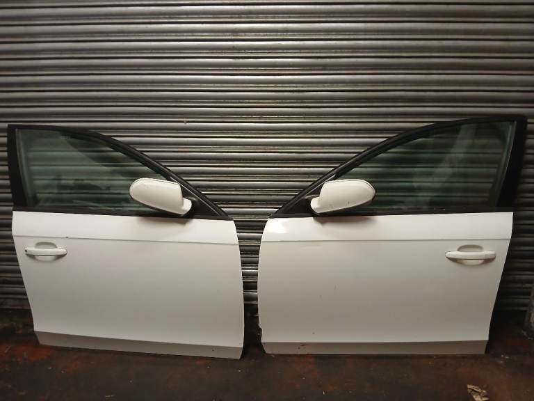 Audi A4 B8 2008-2015 Complete Door Set 4 Doors Front Rear White With Glass