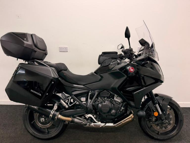 HONDA NT1100 ** RIDER MODES - FULL LUGGUAGE - WARRANTY ** 