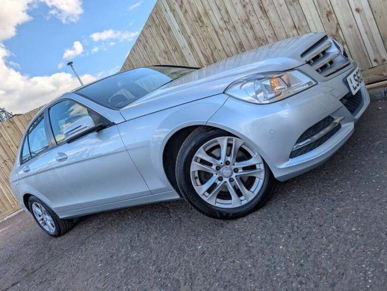 2012 62 MERCEDES-BENZ C CLASS 2.1 C220 CDI BLUEEFFICIENCY EXECUTIVE SE SALOON 4D