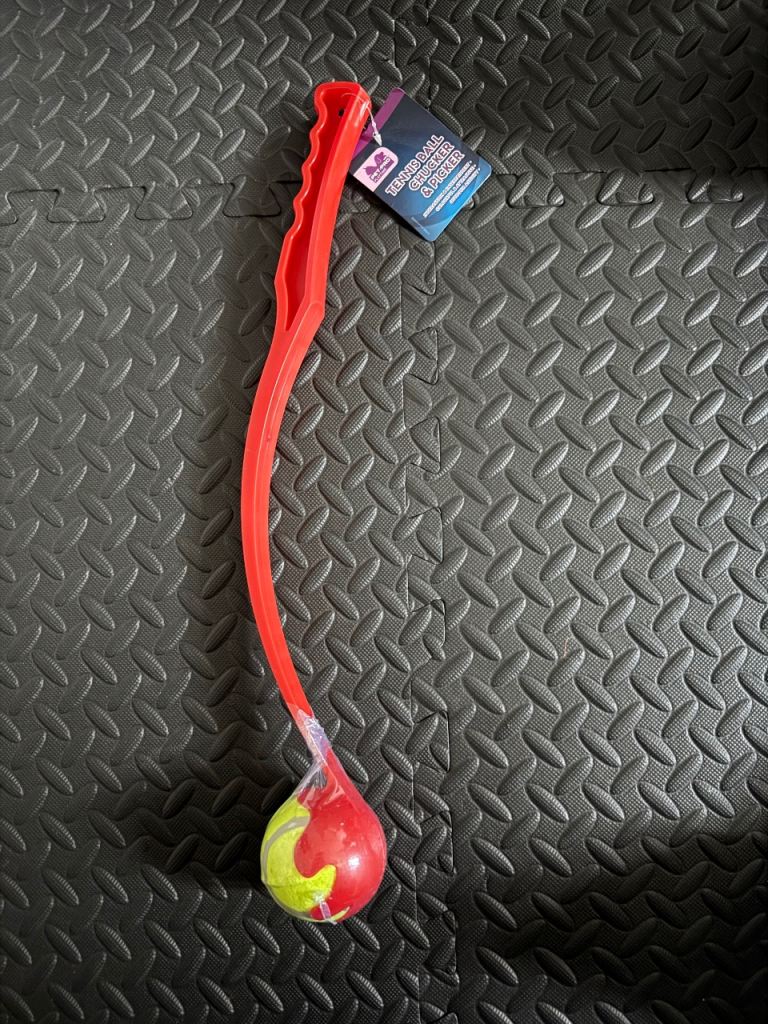 Brand new - Interactive Dog Tennis Ball Thrower – Hands-Free Fetch Launcher & Training Toy