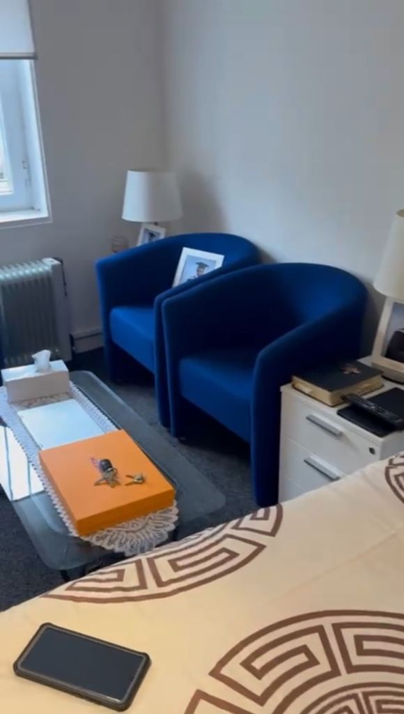 Furnished Studio flat with separate kitchen 