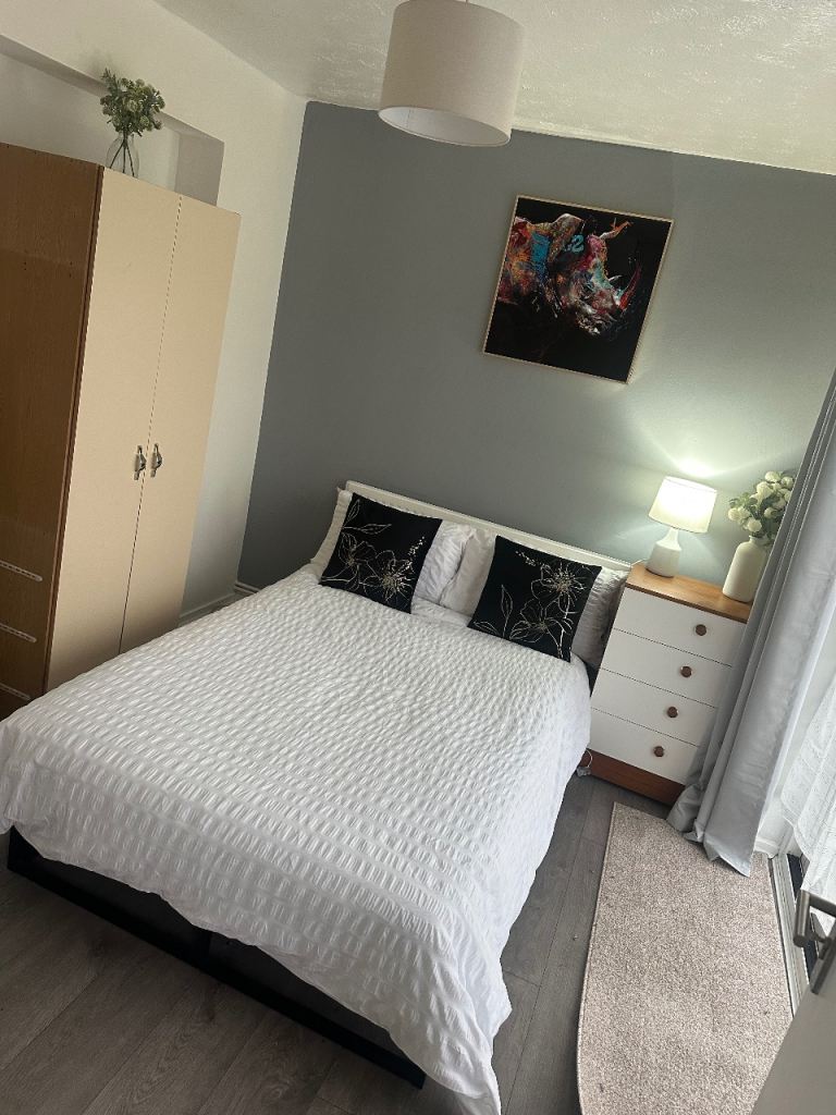 Double furnished Room near stacys corner