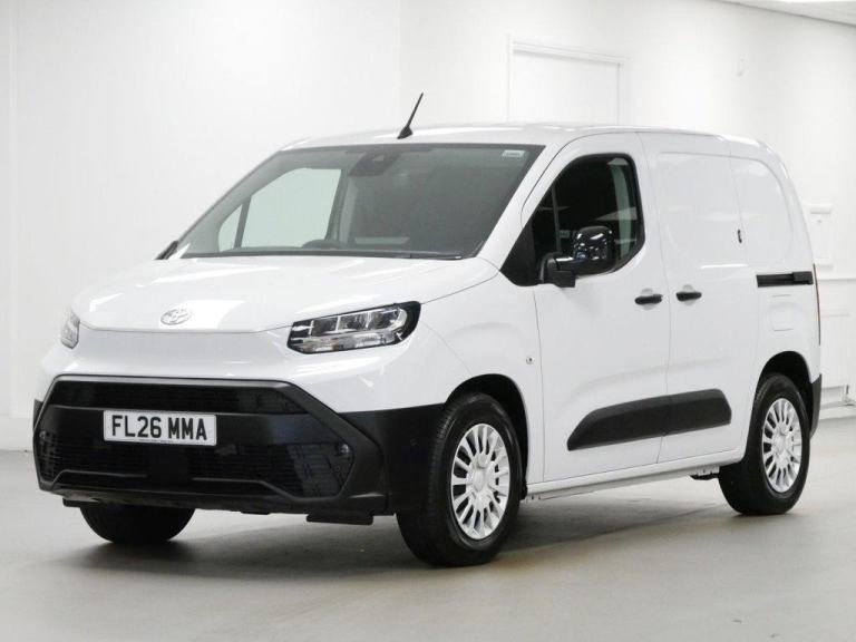 26 TOYOTA PROACE CITY E 100 KW 50 KWH L1 SWB ICON AUTO 6DR ( DELIVERY MILES )