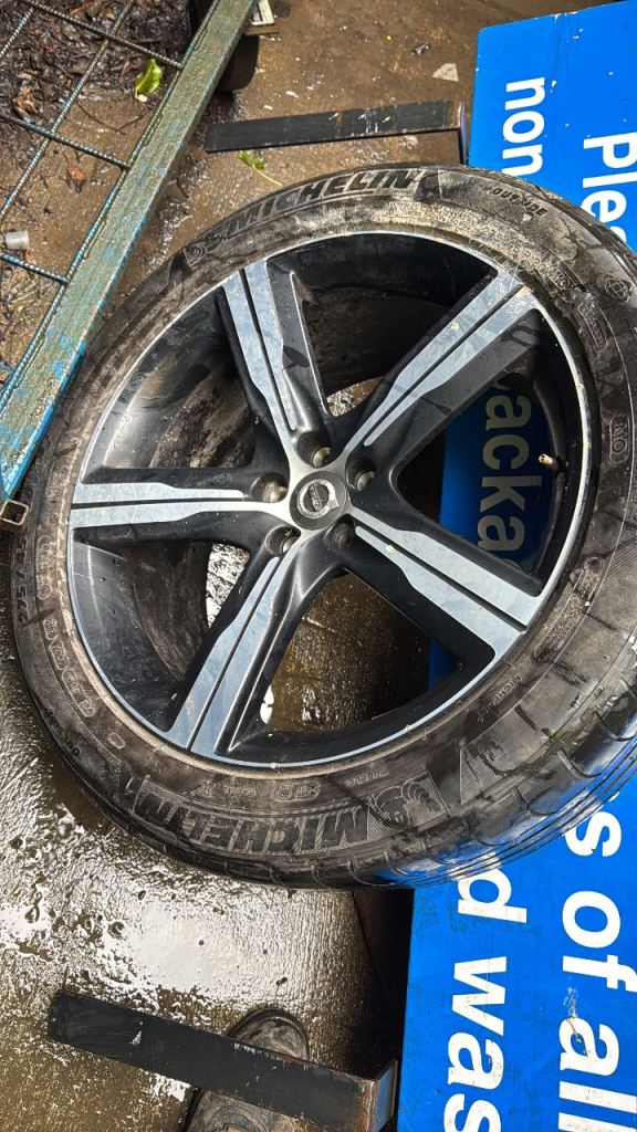 Genuine Volvo 20” alloy wheel