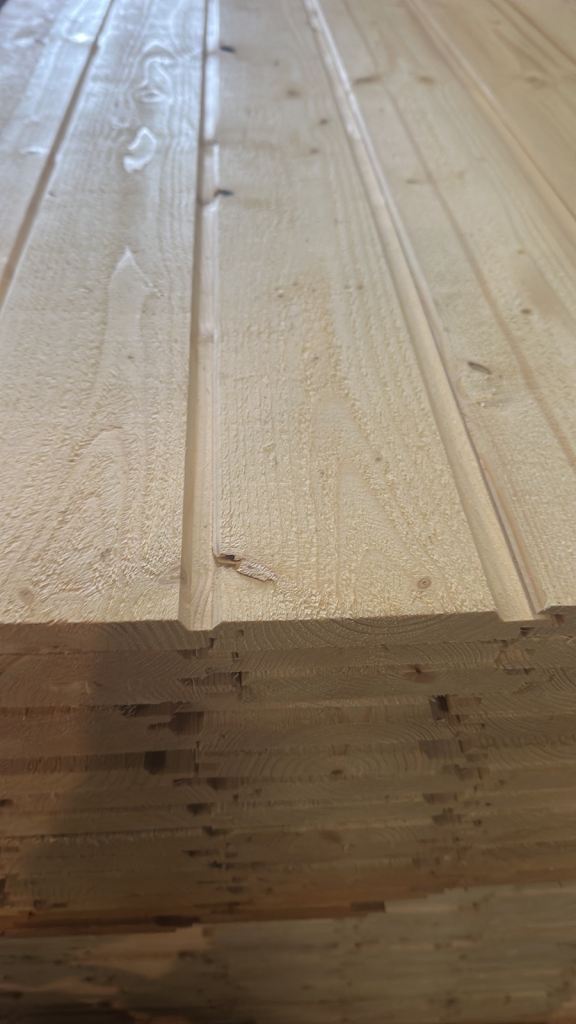 18mm x 119mm t&g cladding boards with fine sawn face 2.7 metres long 