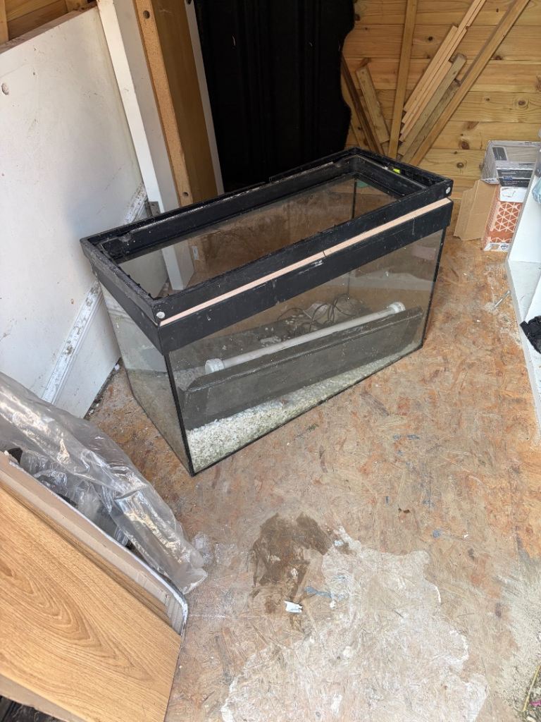 Large Glass Fish Tank with Light and Gravel