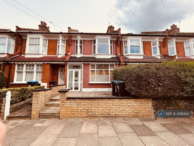 3 bedroom house in Ollerton Road, London, N11 (3 bed) (#3060123)