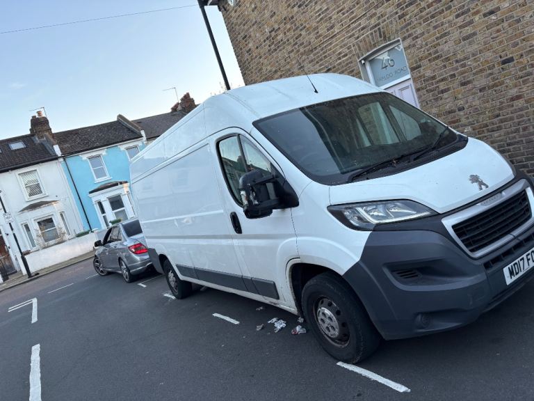 Peugeot Boxer L3H2 Professional 2017 – 2.0 BlueHDi 130 BHP – Long Wheel Base Van