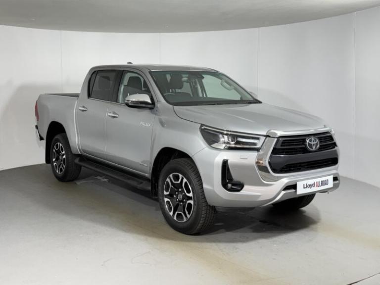 TOYOTA COMMERCIAL HILUX Invincible D/Cab Pick Up 2.4 D-4D Auto