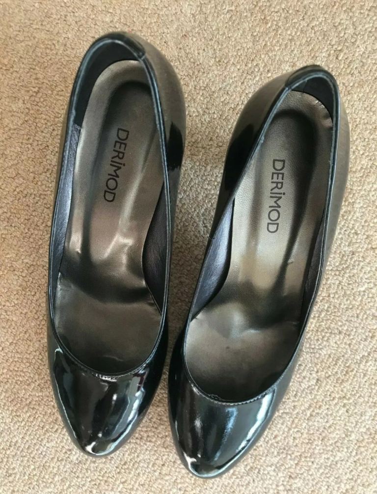 New Derimod  black patent leather 3 inch heeled shoes UK size 7, EUR size 40 