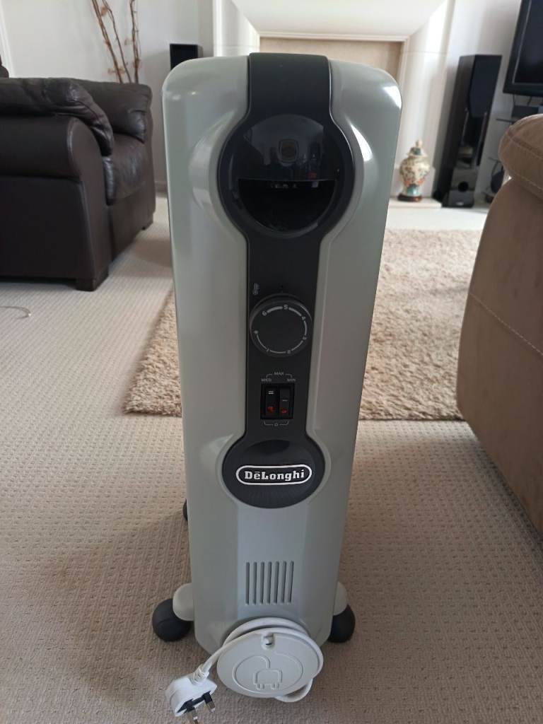 DeLonghi Oil Filled Radiator Heater – White, Excellent Condition