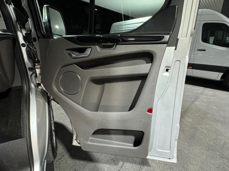 2022 Ford Tourneo Custom 2.0 EcoBlue 130ps L/R 8 Seater Titanium Auto MPV DIESEL Automatic