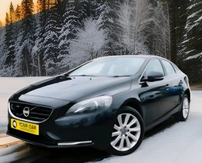 2013 Volvo V40 D2 SE Lux Nav 5dr HATCHBACK Diesel Manual