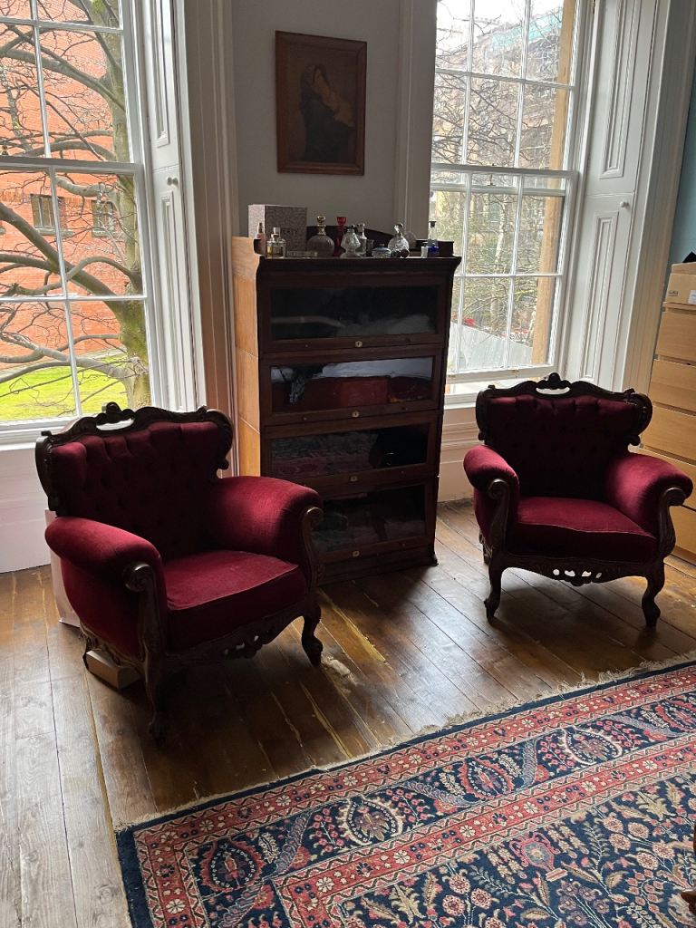 Pair of beautiful velvet armchairs 