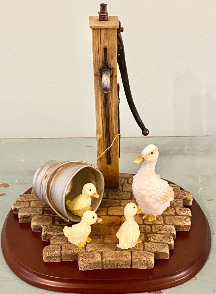 DUCK AND DUCKLING BY LEONARDO COLLECTION BORDER FINE ARTS VINTAGE ORNAMENT