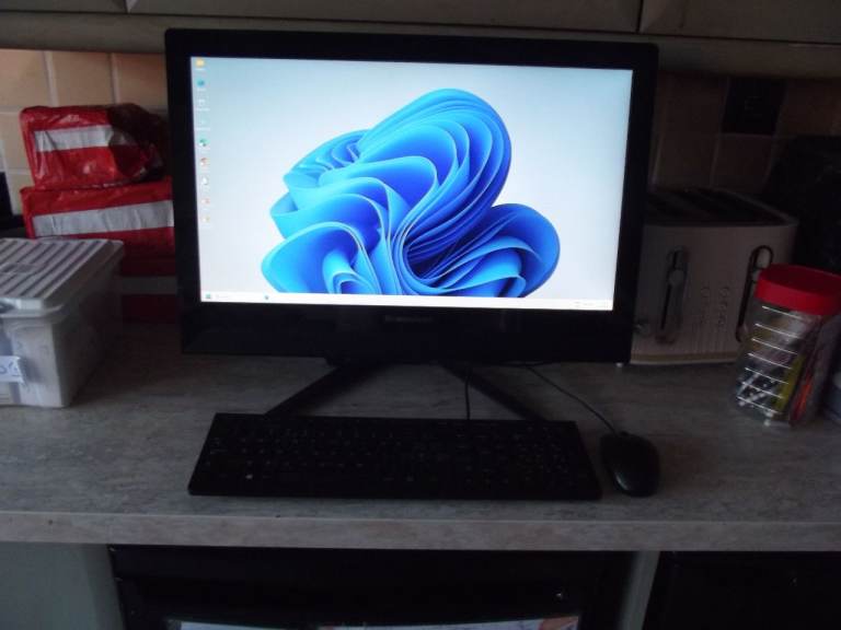   LENOVO  All-in-One PC Desktop with Keyboard and Mouse