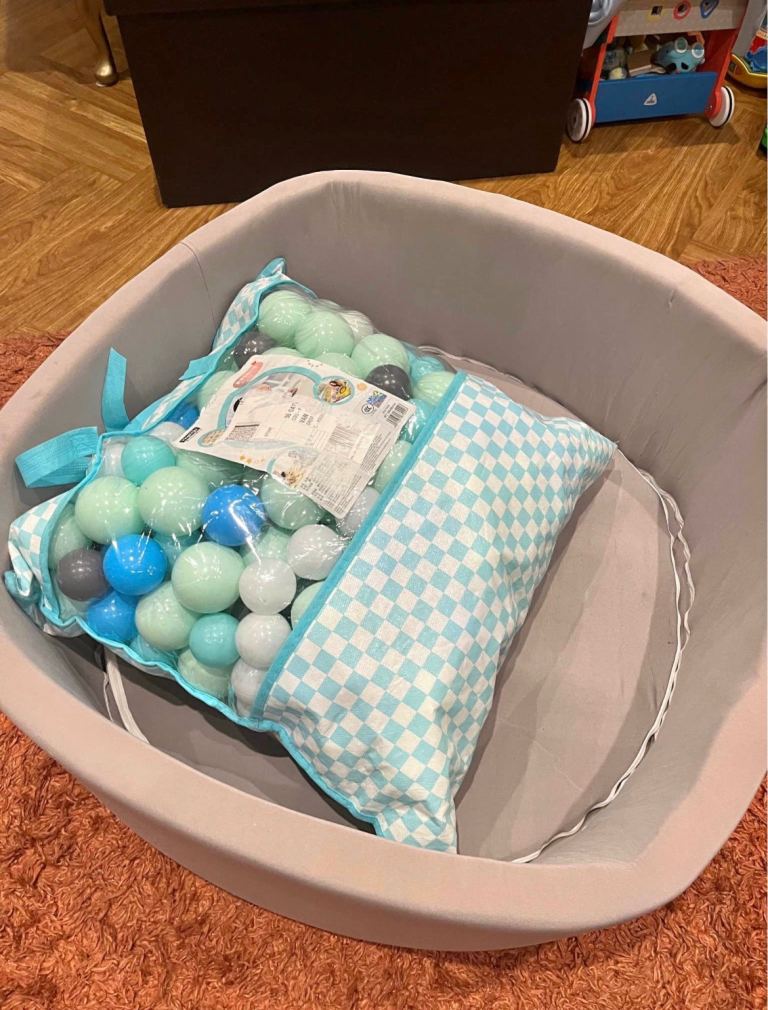 Baby Ball Pit – Excellent Condition