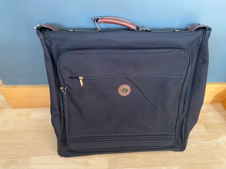 Carlton International Black Garment Carrier Bag – Good Condition