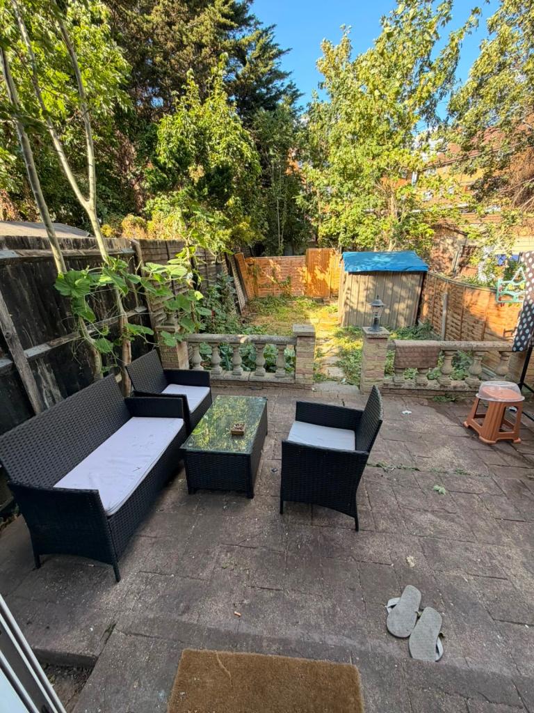 Beautifully refurbished 3 bedroom 2 bathroom house 