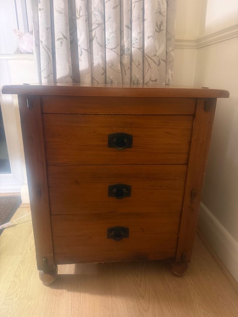 x2 Side Lockers w/Draws