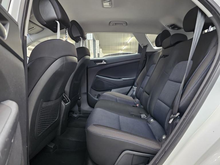 2015 Hyundai TUCSON 1.7 CRDi Blue Drive SE Nav 5dr 2WD ESTATE Diesel Manual