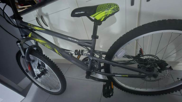 24 inch Apollo bike