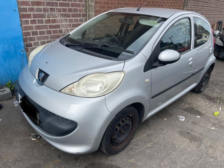 08 Peugeot 107 1.0 Petrol 5Speed 5door Silver BREAKING parts