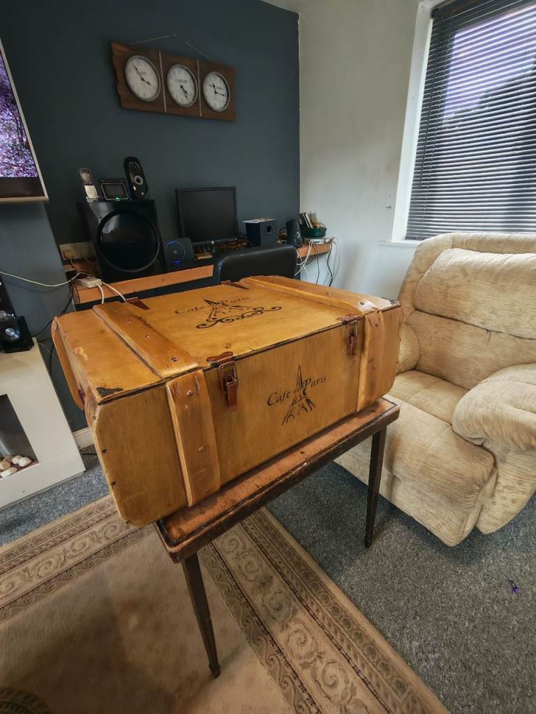 TRUNK CHEST LARGE PINE CAFE DE PARIS 