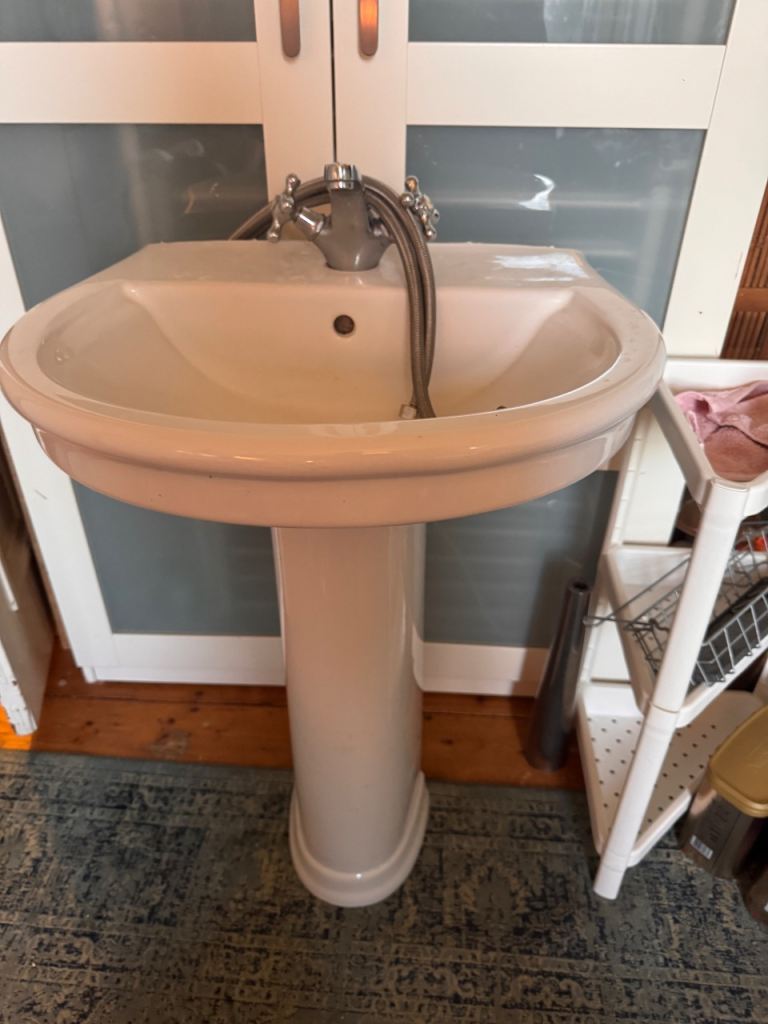 Preowned large basin 