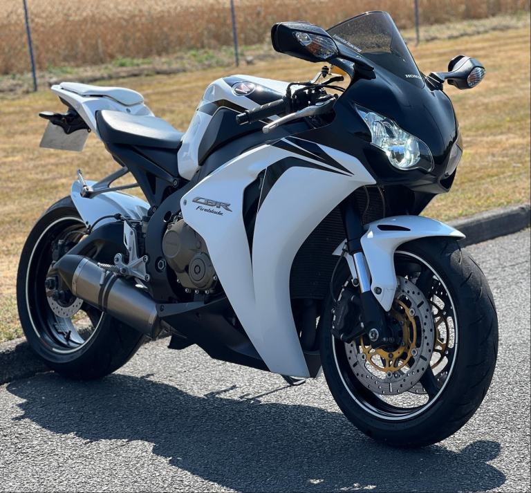 Honda CBR1000RR Fireblade 1000 ROAD SPORT | HPI & MOT | FAST DELIVERY