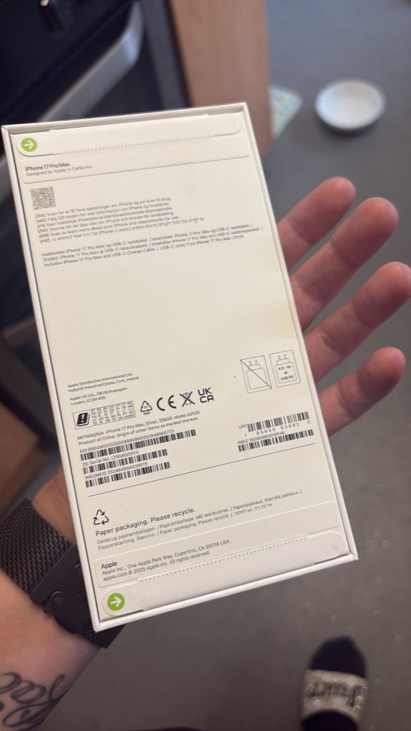 Apple iPhone 17 Pro Max  - silver, Brand New Sealed