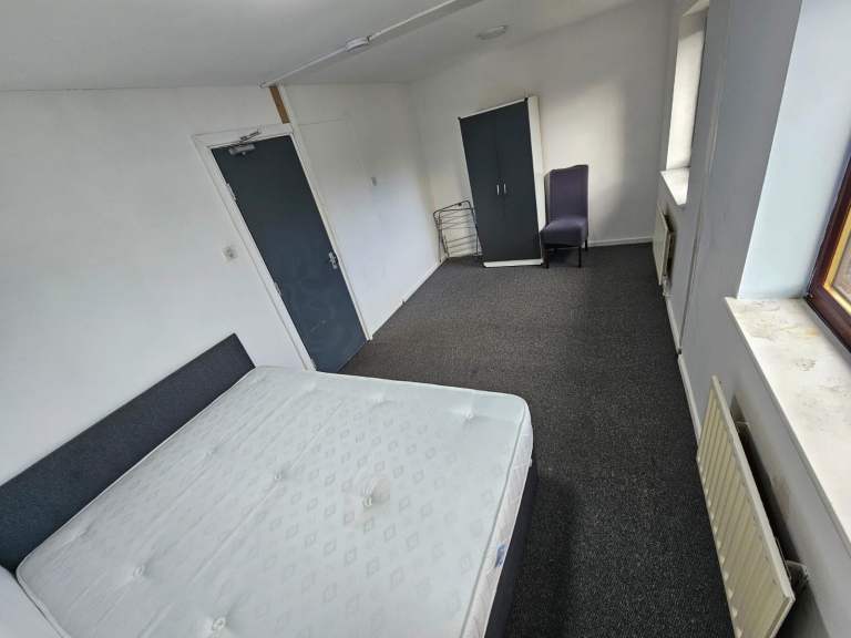  6-Bedroom Modern Supported Accommodation – Universal Credit, ESA, JSA & PIP accepted