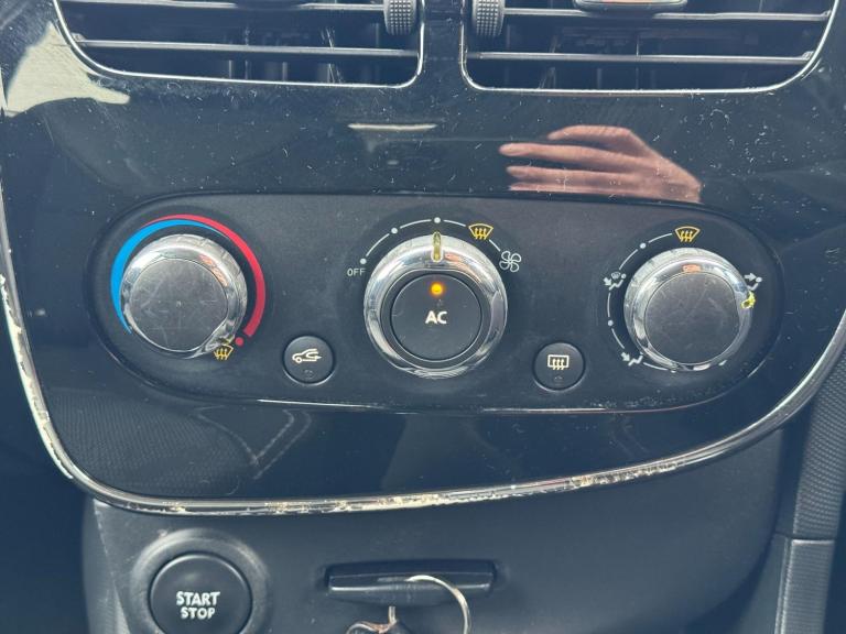 2014 Renault Clio 1.2 16V Dynamique MediaNav 5dr HATCHBACK PETROL Manual